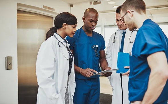 Travel nurses & medical professionals